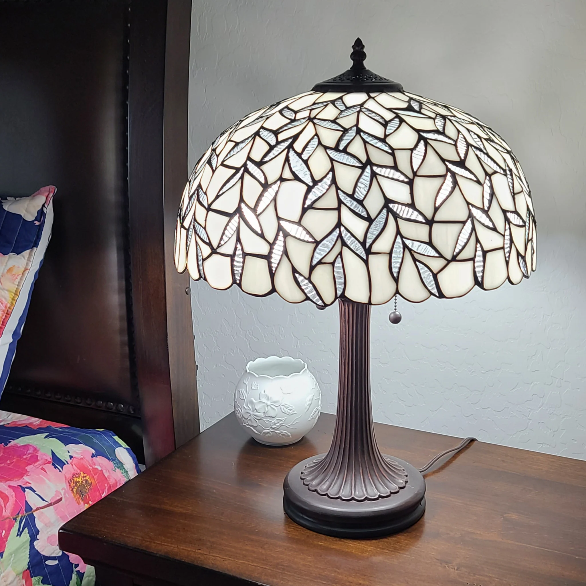 24" Stained Glass Leafy Vintage Accent Table Lamp By Homeroots