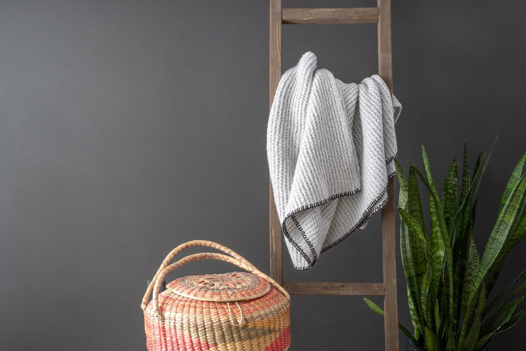 5 Step Rustic Espresso Gray Wood Ladder Shelf By Homeroots - Image 3
