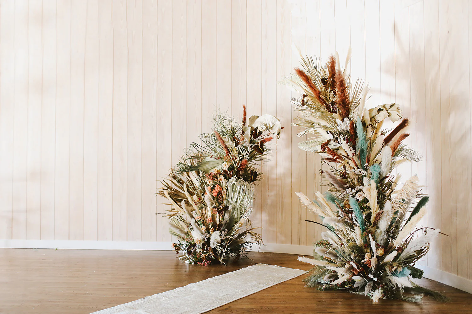 Arpeggio Stand By Accent Decor - Image 4