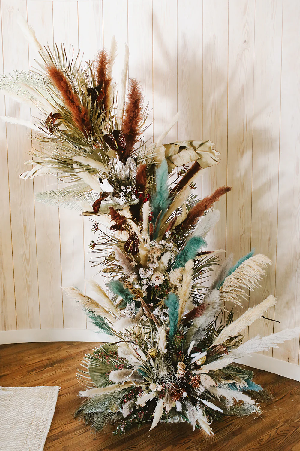 Arpeggio Stand By Accent Decor - Image 8