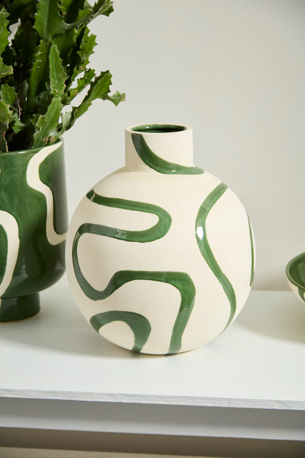 Curvature Vase By Accent Decor - Image 8