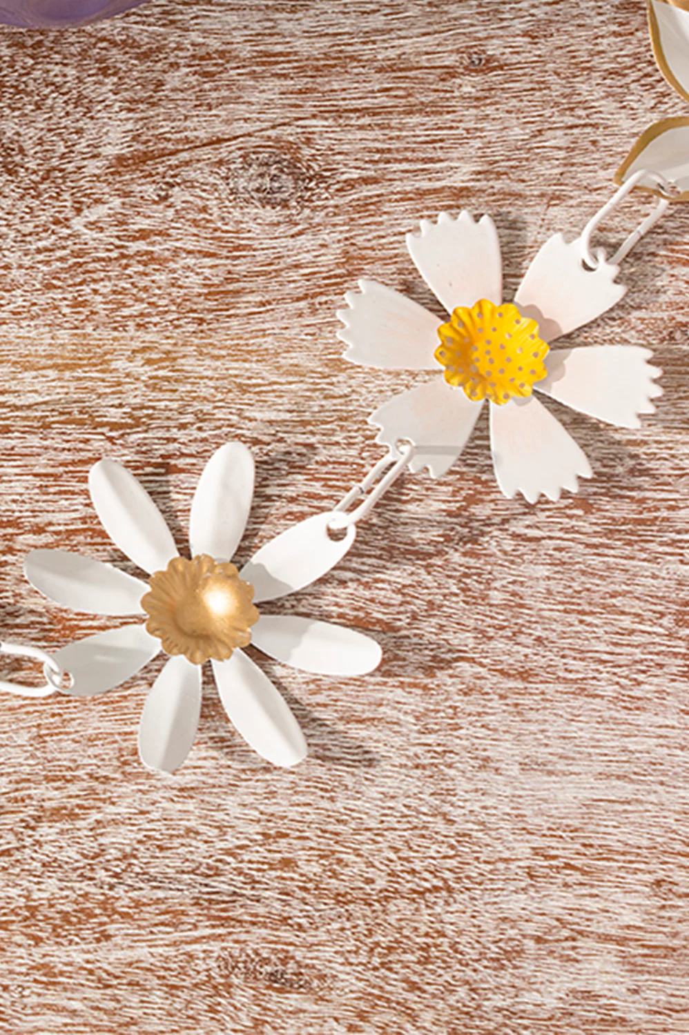 Daisy Garland Set of 2 By Accent Decor