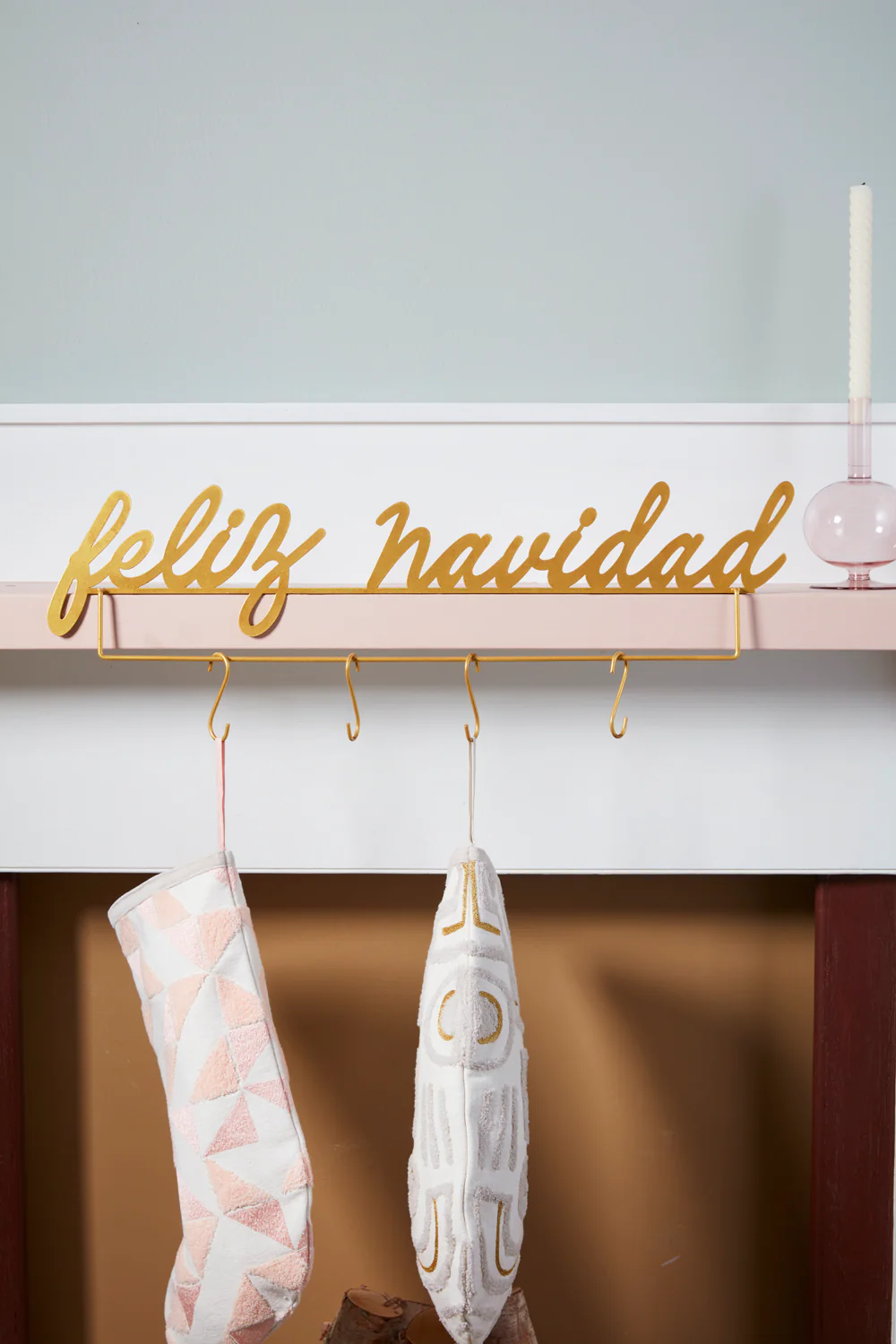 Feliz Navidad Mantlepiece By Accent Decor - Image 4