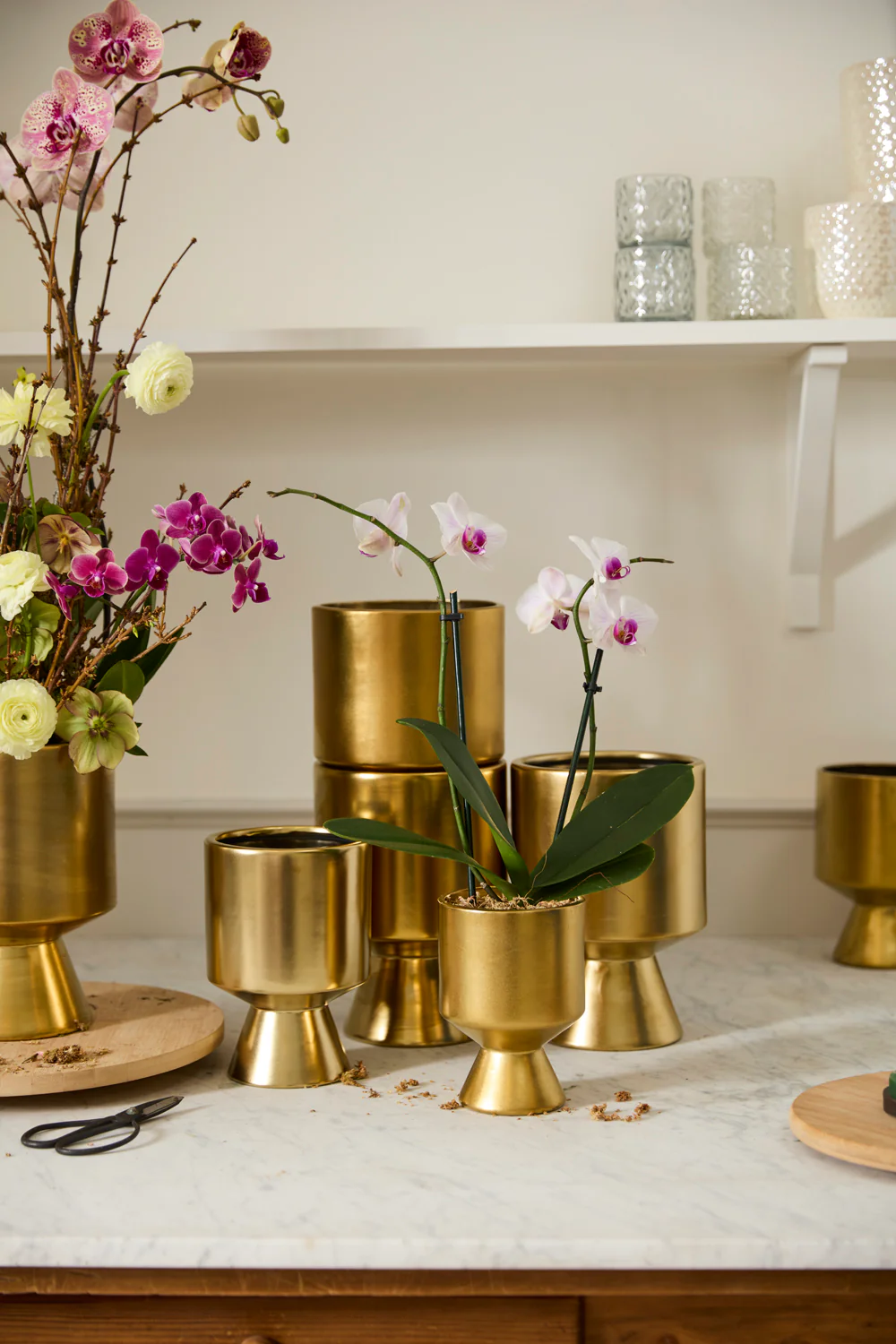 Gold De Vil Pot Set of 4 By Accent Decor - Image 3