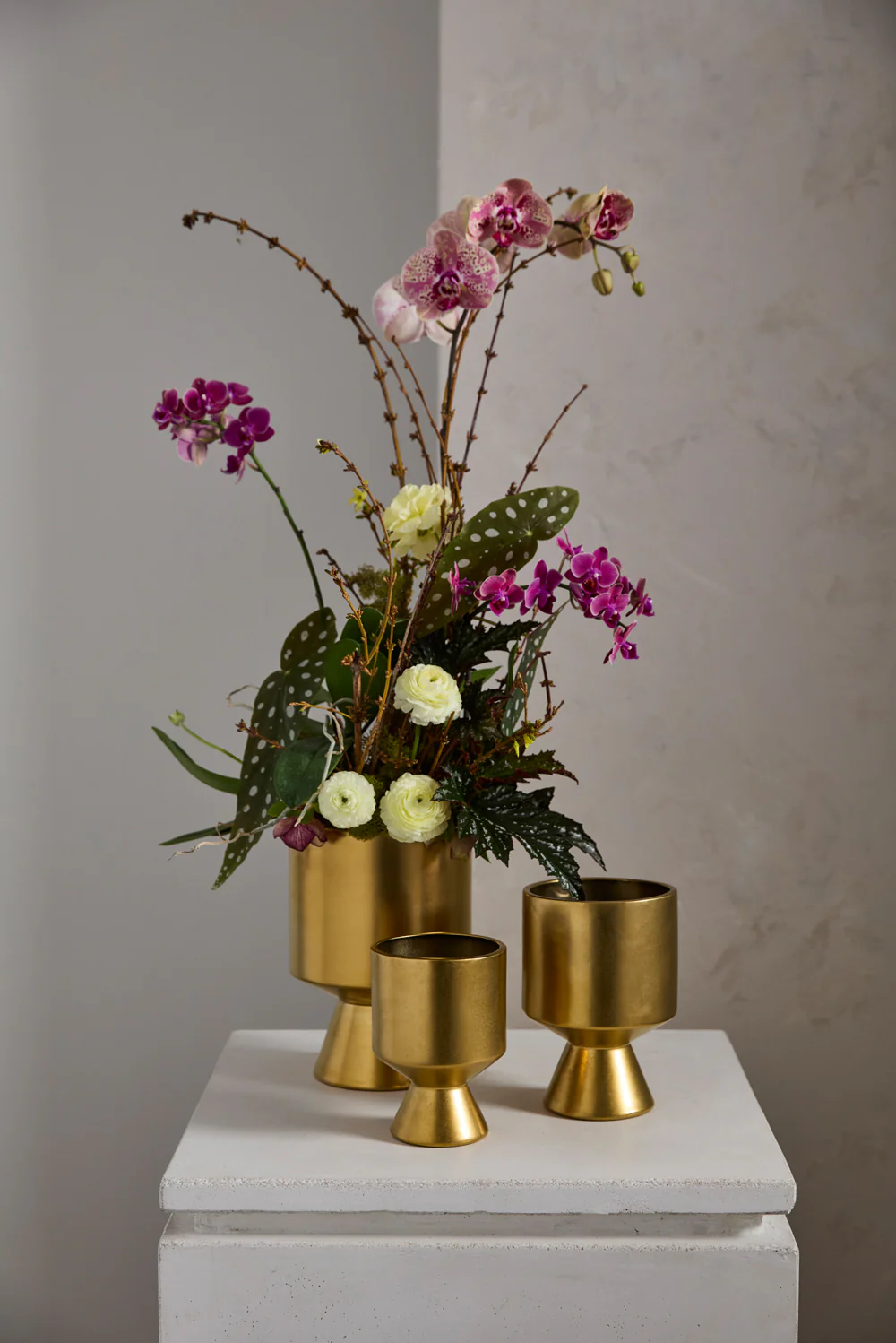 Gold De Vil Pot Set of 4 By Accent Decor - Image 4