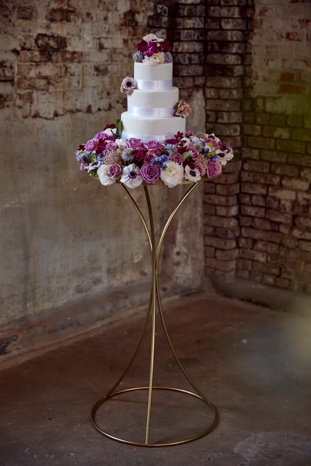Hourglass Stand By Accent Decor