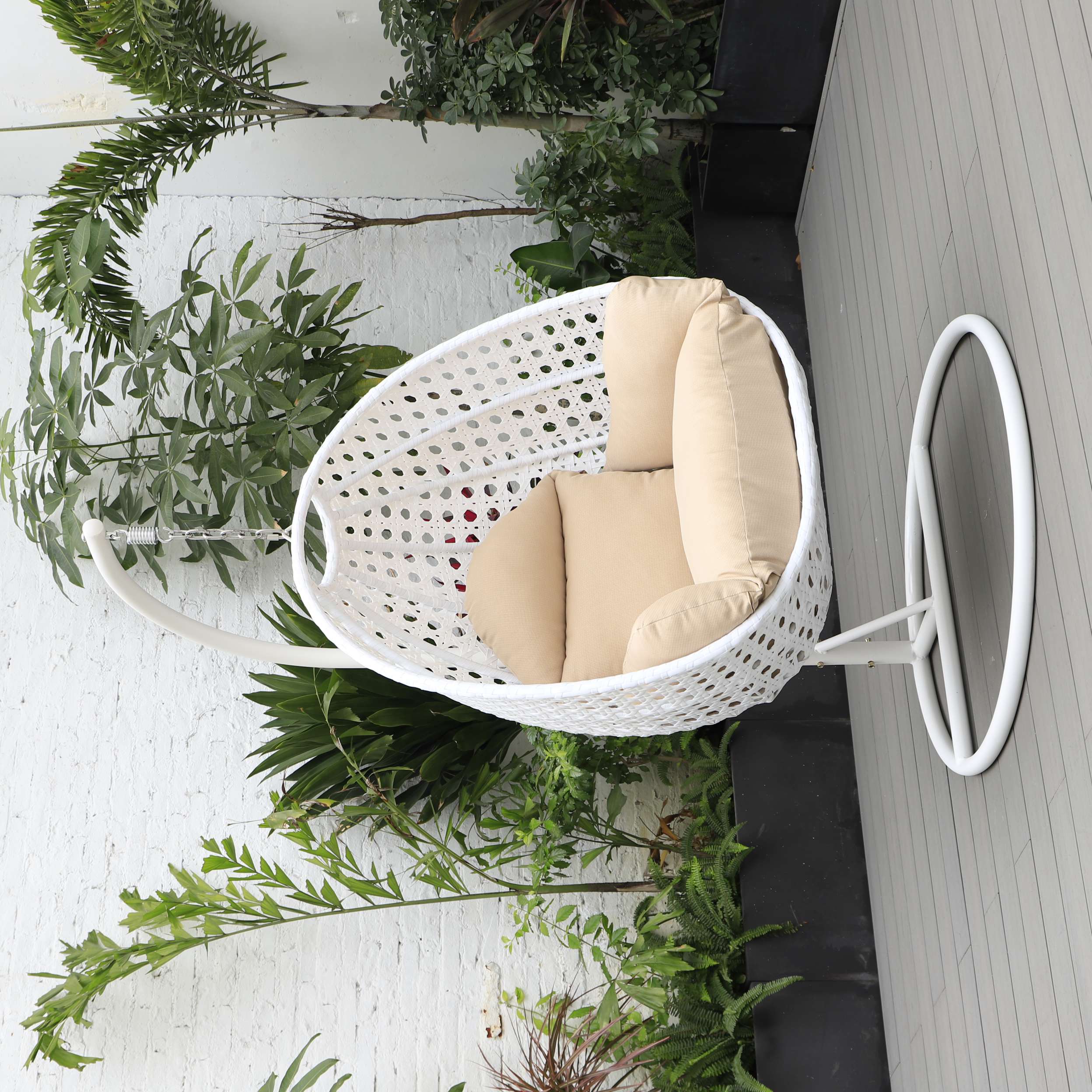 LeisureMod White Wicker Hanging Egg Swing Chair