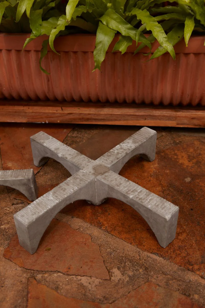 Lynwood Stand 15.75"x 3.5" By Accent Decor