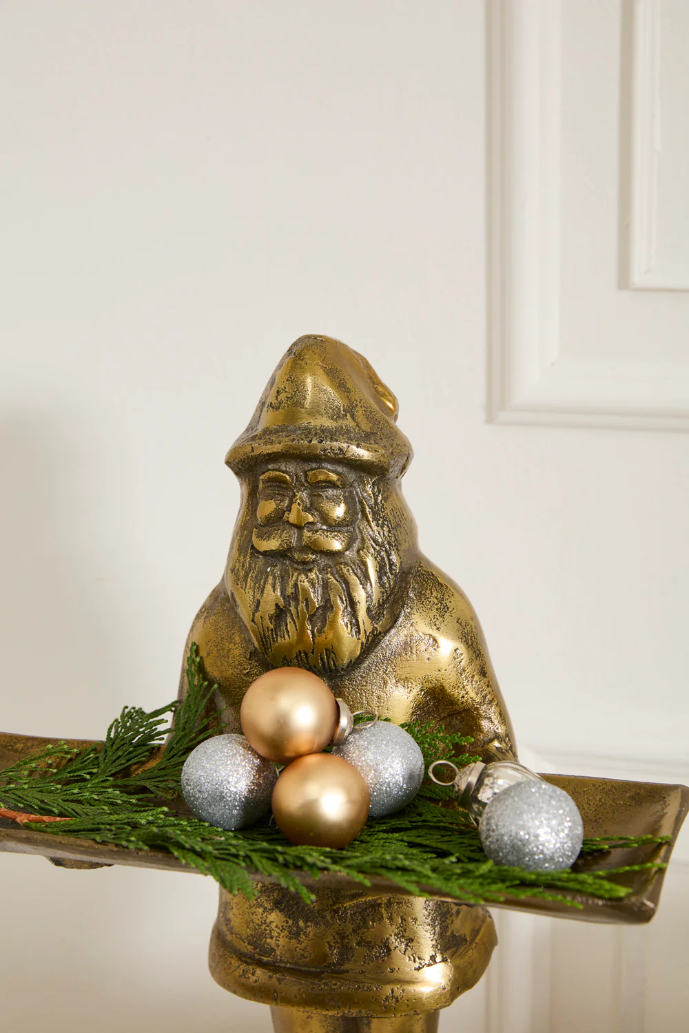 Saint Nick Dish Stand By Accent Decor