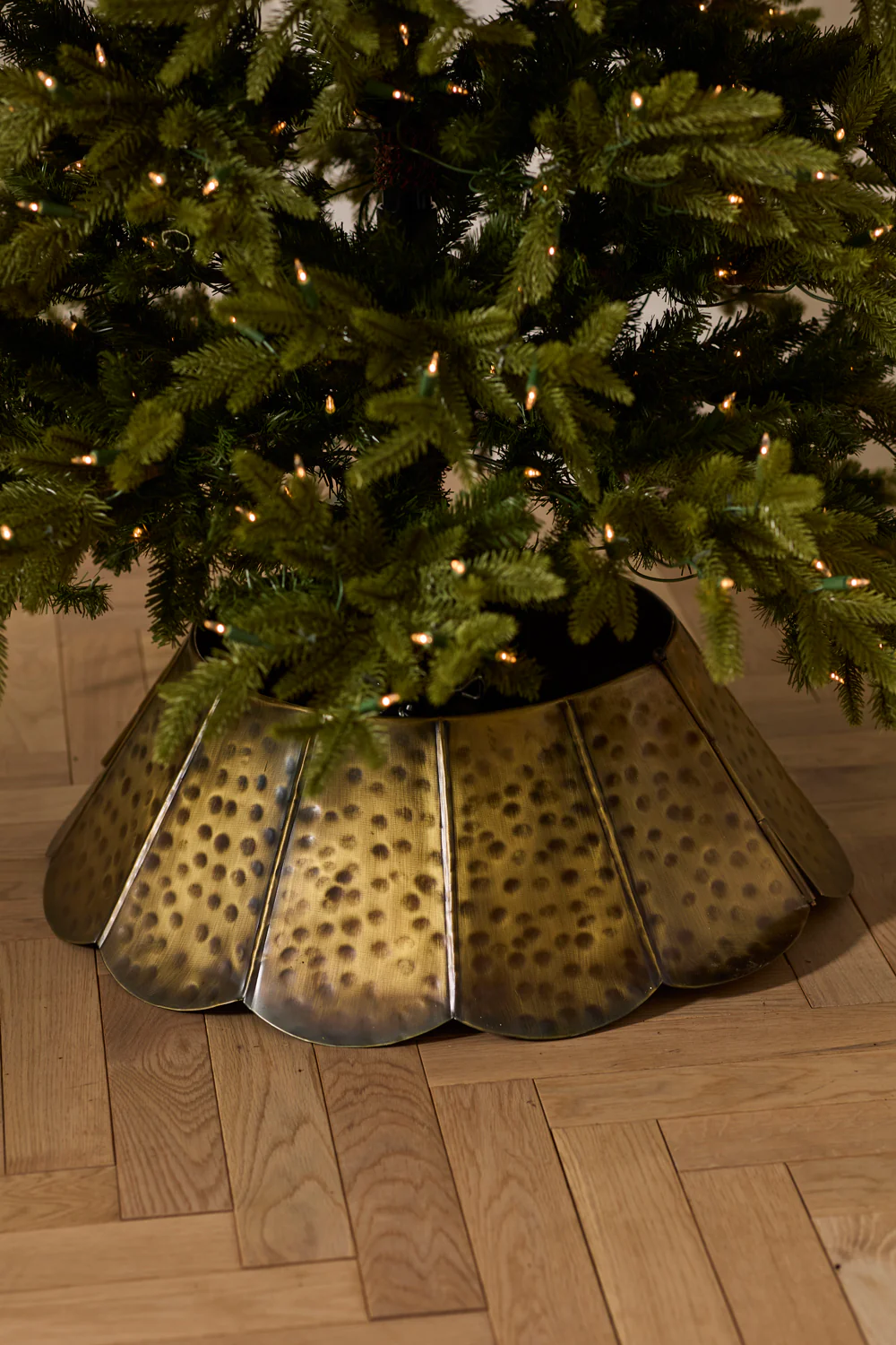 Scalloped Tree Collar By Accent Decor - Image 3