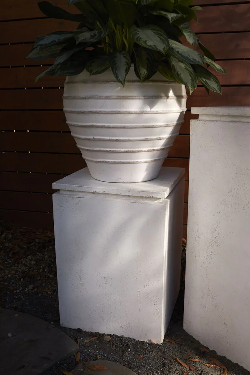 Thompson Column 19.5"x 28.5" By Accent Decor
